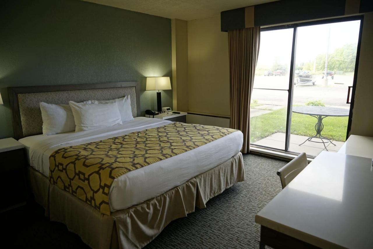Hotel Baymont By Wyndham Shakopee Exterior foto