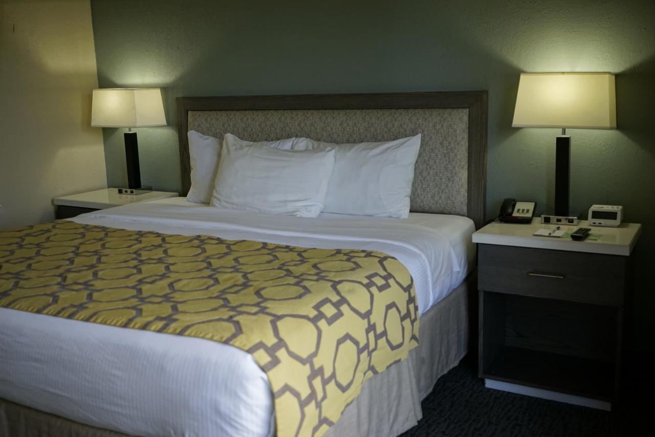 Hotel Baymont By Wyndham Shakopee Exterior foto