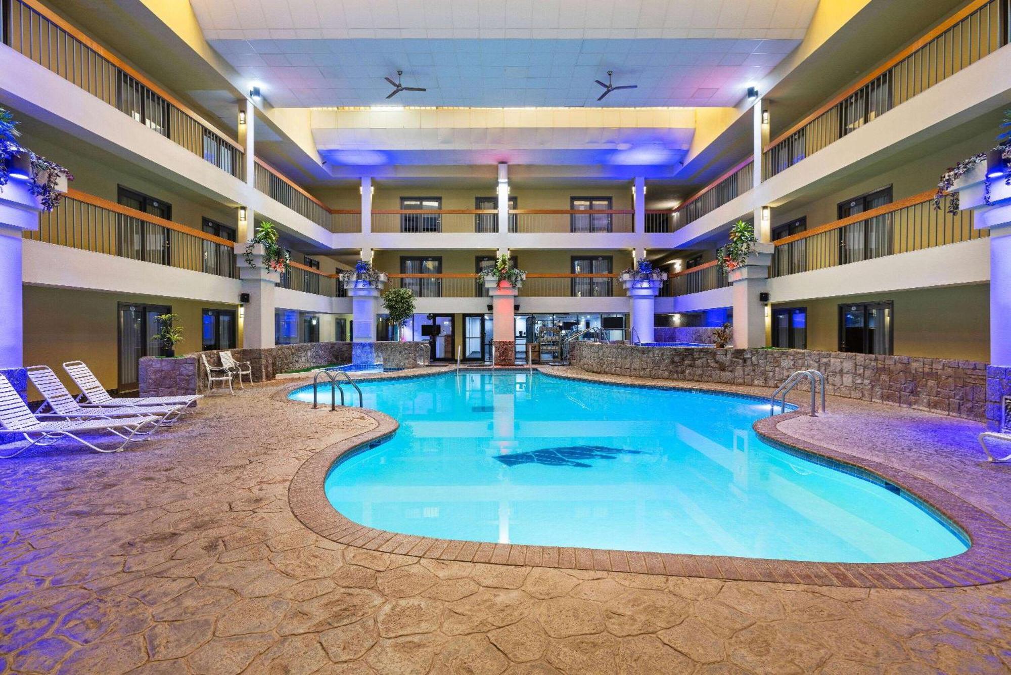 Hotel Baymont By Wyndham Shakopee Exterior foto
